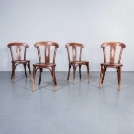 Chaises de salle à manger à dossier rond Debrecen en bois courbé des années 1940 - Ensemble de quatre