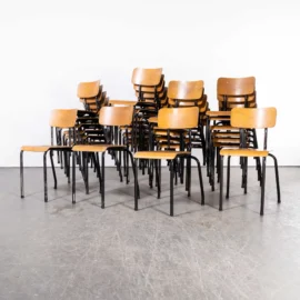 Stapel Belgische schoolstoelen uit de jaren 1960 - set van achttien