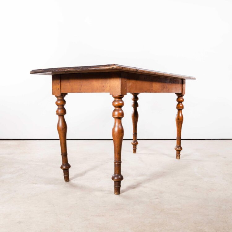 Petite table de cuisine à pieds en chêne français des années 1940 (3498)