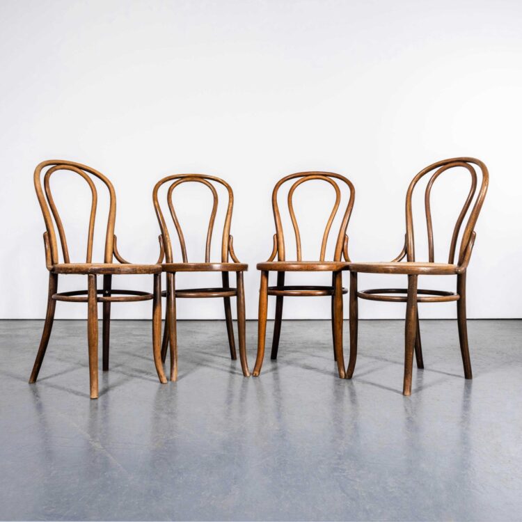 Chaises de salle à manger à dossier en rotin français des années 1930 – Ensemble de quatre