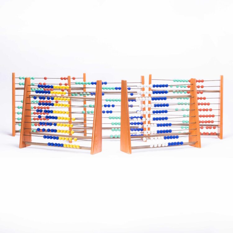 Vintage abacus met oranje lijst uit de jaren 50