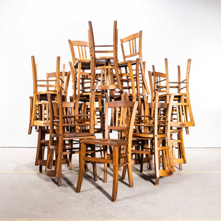 Sedie da pranzo in rovere scuro stile fattoria francese degli anni '40