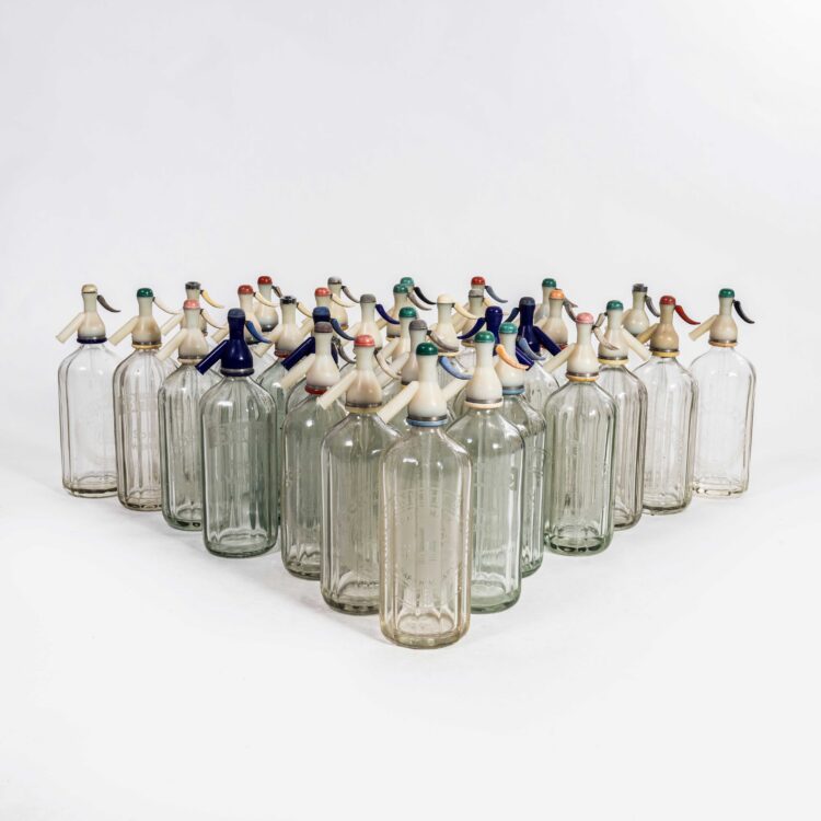 Bottiglie di soda in vetro inciso inglesi degli anni '50