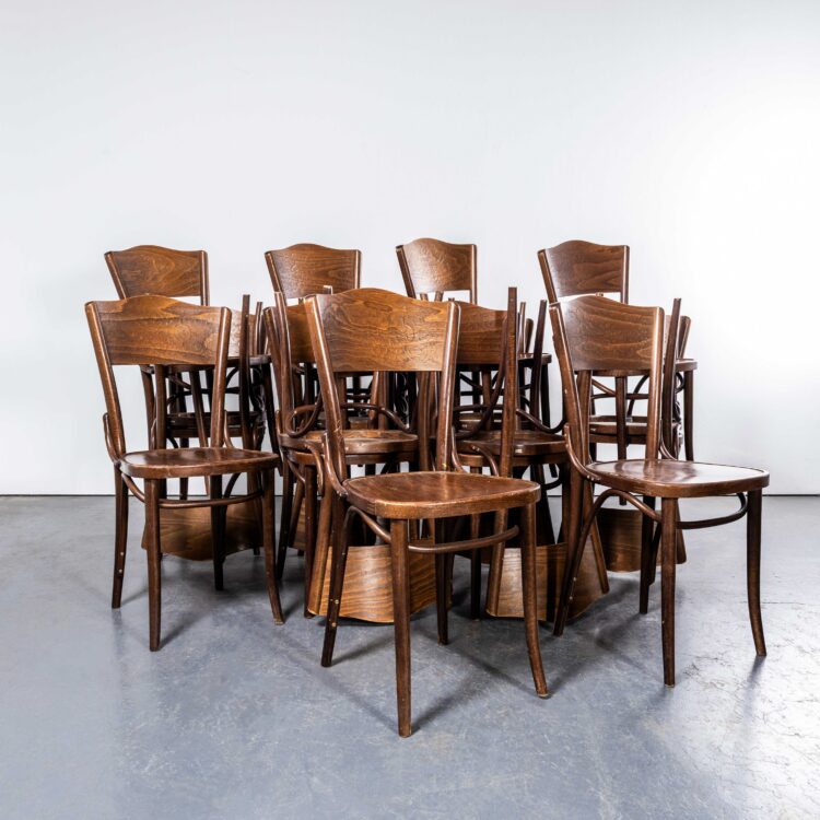 Sedie da pranzo Thonet in legno curvato con schienale a baffi, in rovere scuro, anni '70