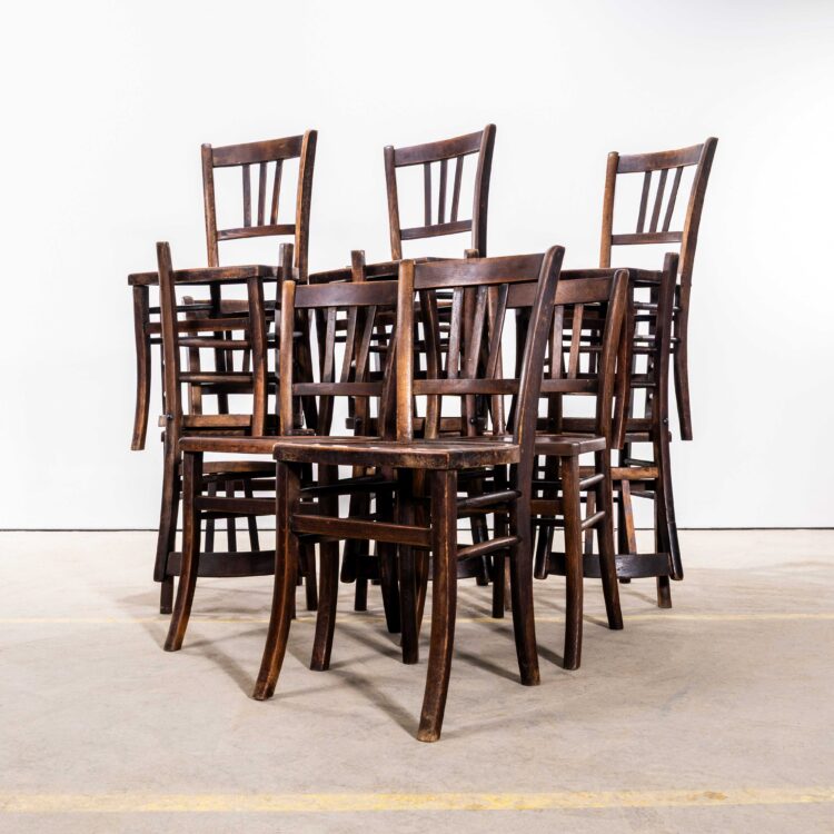 Franse boerderijstoelen in donker notenhout uit de jaren 40 - set van twaalf
