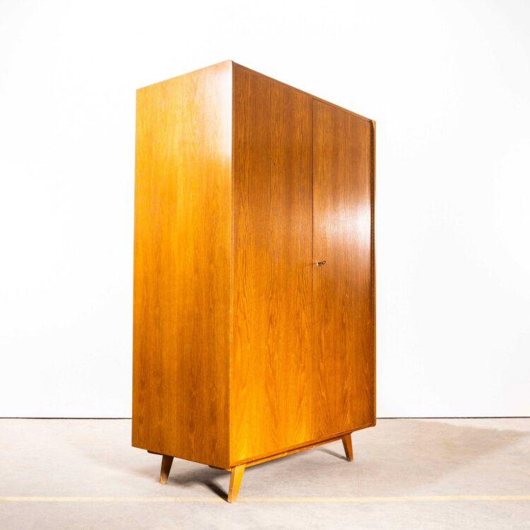 1960’s Good Sized Mid Century Wardrobe – Interieur Praha – Golden Oak
